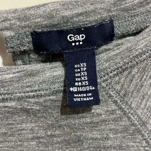 Vintage GAP Women's XS Grey Scoop Neck Long Sleeve T Shirt Light Sweatshirt - Picture 5 of 7